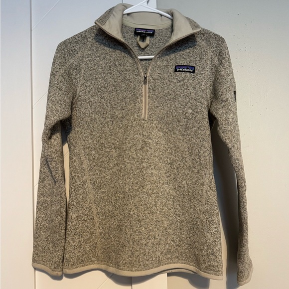 Patagonia Women's Better Sweater 1/4-Zip pullover in a pelican beige color XS - Picture 3 of 7